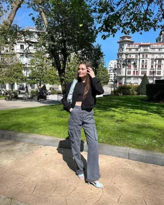 Women’s Cargo Pants | Adjustable Waist | Multiple Pockets | Durable Fabric