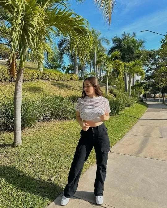 Women’s Cargo Pants | Adjustable Waist | Multiple Pockets | Durable Fabric